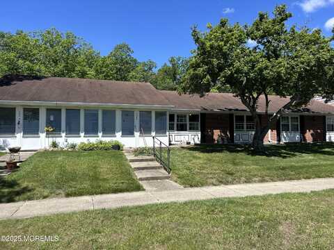 246 B Jefferson Court, Lakewood, NJ 08701