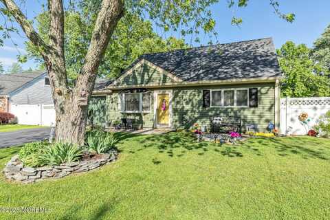 7 Monterey Drive, Hazlet, NJ 07730