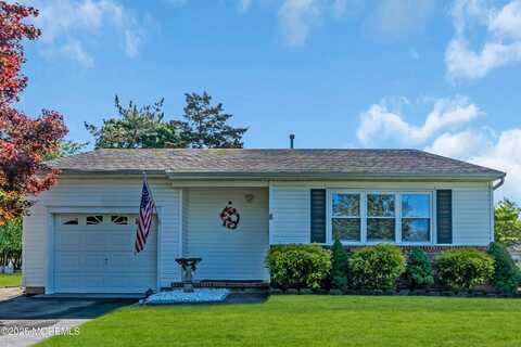 8 Brakenbury Court, Toms River, NJ 08757