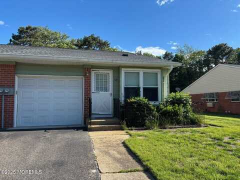 10 Monmouth Lane, Whiting, NJ 08759