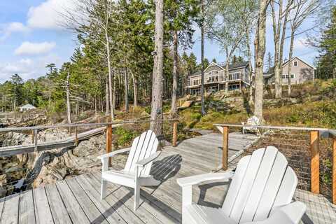 258 Gun Point Road, Harpswell, ME 04079