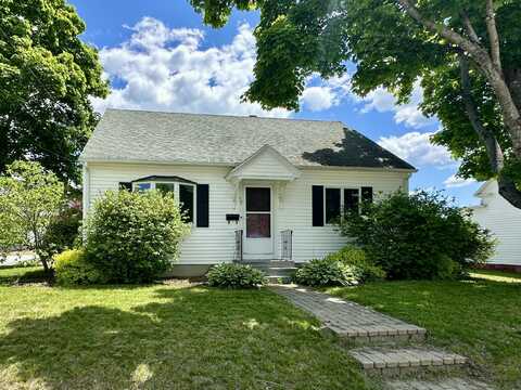 52 Rideout Avenue, Lewiston, ME 04240