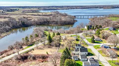 30 Pine Street, Thomaston, ME 04861