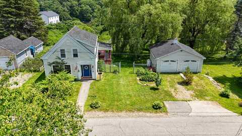 30 Pine Street, Thomaston, ME 04861