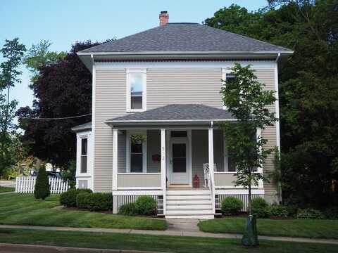 104 Coolidge Avenue, Barrington, IL 60010