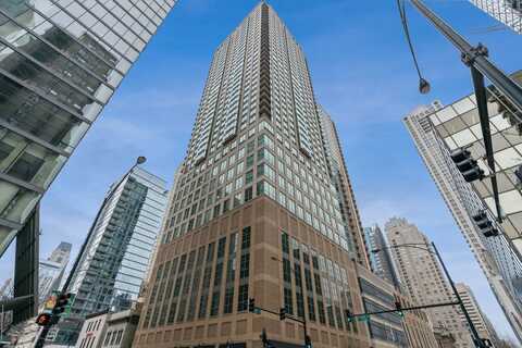 2 E ERIE Street, Chicago, IL 60611