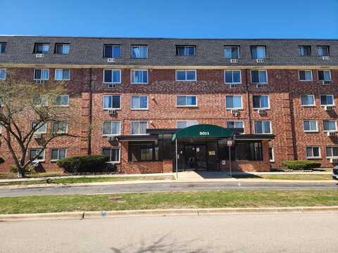 5011 S Valley Lane, Streamwood, IL 60107