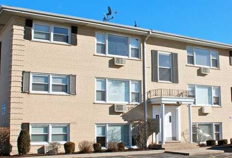 5041 N East River Road, Norridge, IL 60706