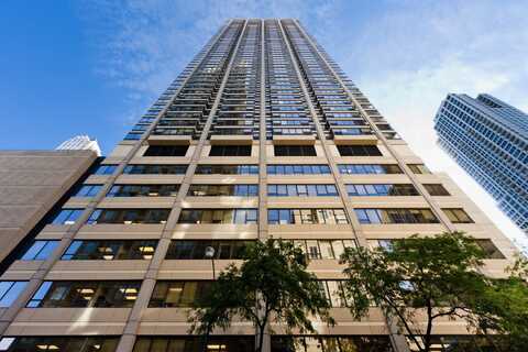 30 E Huron Street, Chicago, IL 60611