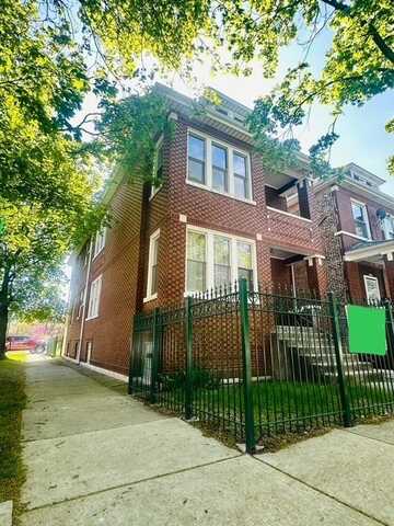 4001 S Albany Avenue, Chicago, IL 60632