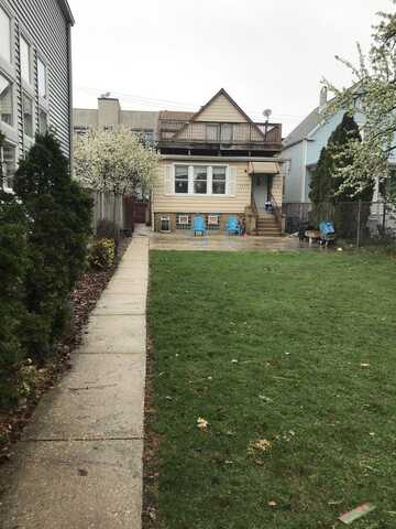 2452 W Winona Street, Chicago, IL 60625