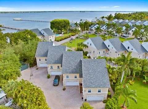 819 James, FORT MYERS, FL 33916