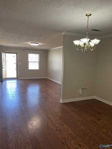 320 Chestnut Street, Hartselle, AL 35640