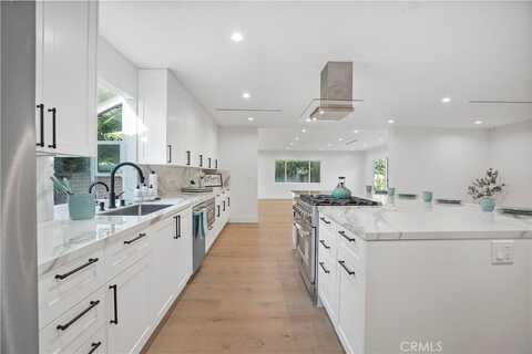 6428 Kessler Avenue, Woodland Hills, CA 91367