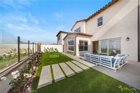 102 glydon, Irvine, CA 92618