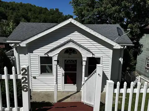 226 W Woodland Avenue, Clarksburg, WV 26301