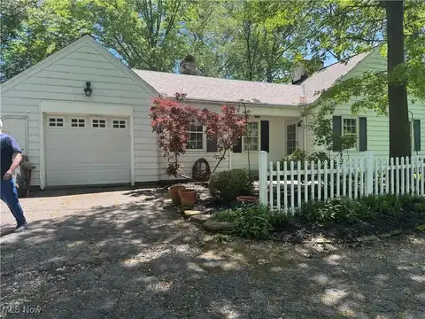 2701 Columbia Road, Westlake, OH 44145