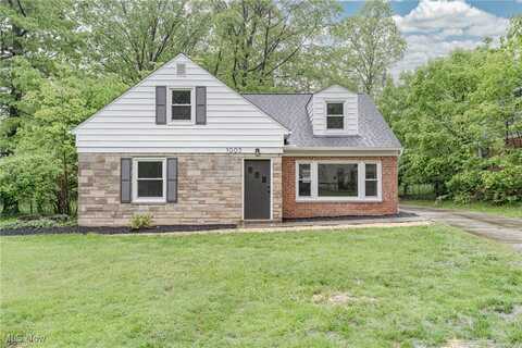 1005 Renfield Road, Cleveland Heights, OH 44121