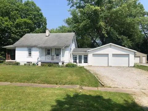 11206 Center Avenue NE, Sandyville, OH 44671
