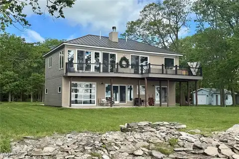 201 Morning Glory Lane, Kelleys Island, OH 43438