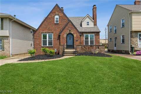 1814 Brookview Boulevard, Parma, OH 44134