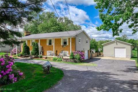 11965 King Church Avenue NW, Uniontown, OH 44685