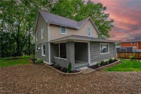 635 Fair Oaks Avenue NW, North Canton, OH 44720