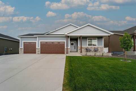 5604 Opal Dr, Cheyenne, WY 83009