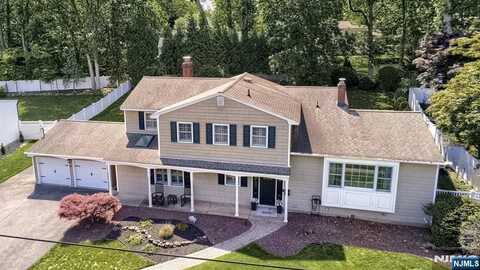 27 Bristol Place, Wayne, NJ 07470