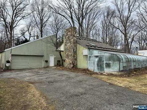 83 Timberbrook Road, Rockaway, NJ 07866