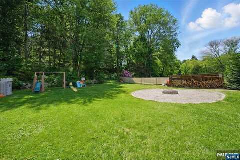 22 Beaver Brook Lane, Denville, NJ 07834