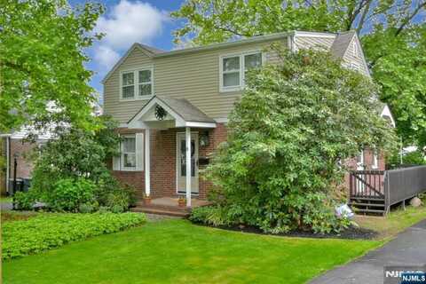 8 Highland Avenue, Dumont, NJ 07628