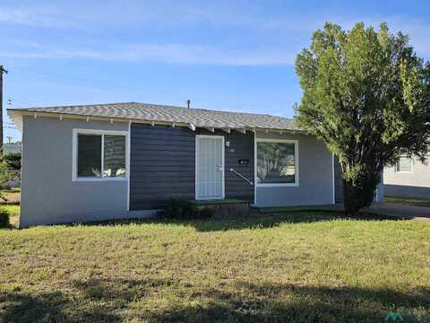 105 E Plaza Drive, Clovis, NM 88101