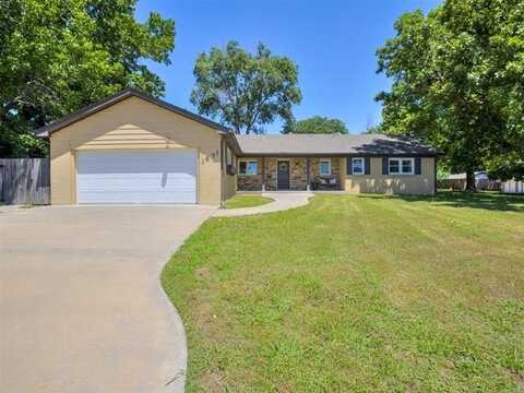 1621 Lariat Drive, Bartlesville, OK 74006