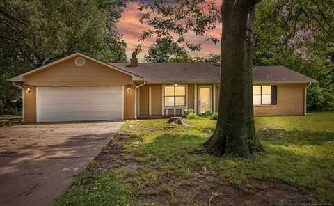 202 NE B Street NE, Inola, OK 74036