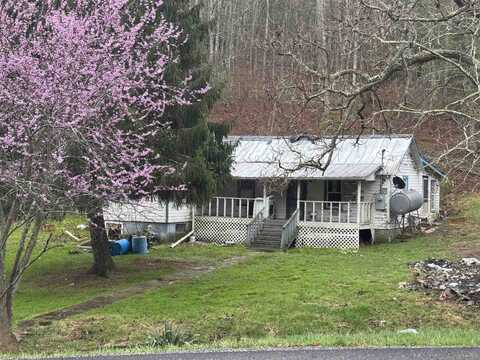 3428 Case Knife Road, Pulaski, VA 24301