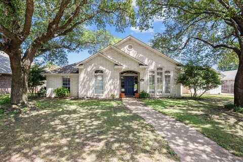 9505 Lost Trails Drive, Waco, TX 76712