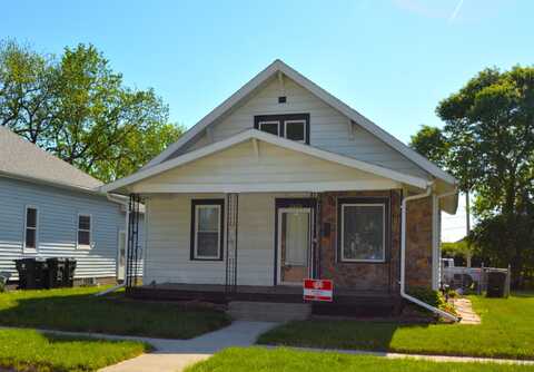 3934 Madison St, Sioux City, IA 51108