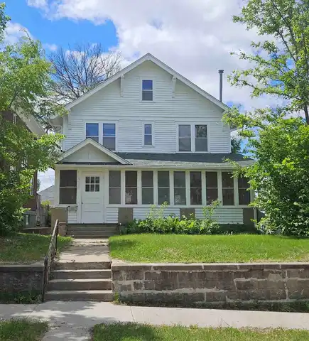1422 W 5th Street, Sioux City, IA 51103