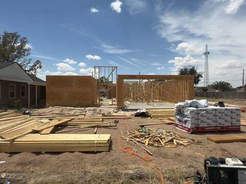 707 S Bruce Ave, Monahans, TX 79756