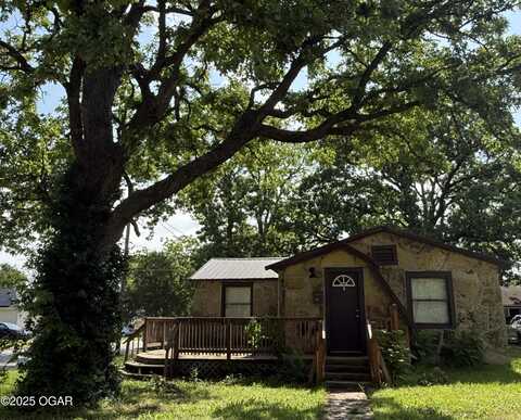 101 McConnell Avenue, Joplin, MO 64801