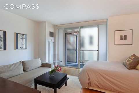 350 West 53rd Street, New York, NY 10019