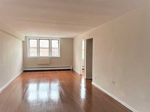 34-20 Parsons Blvd, Flushing, NY 11354