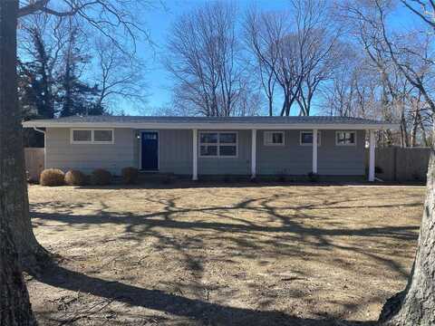 58 N Howells Point Road, Bellport, NY 11713