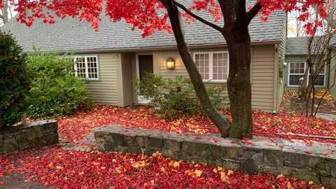 72 Benedict Rd, Bethel, CT 06801