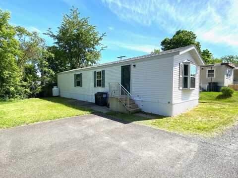 32 Creekside Circle, Castleton, NY 12033