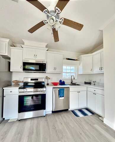 726 Chippewa Trl, Fort Myers Beach, FL 33931