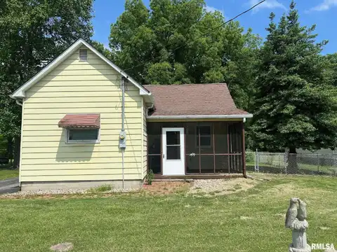 1410 N MAIN Street, Benton, IL 62812