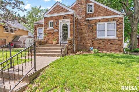 2557 S 6TH Street, Springfield, IL 62703