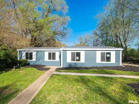 13752 2ND Avenue, Pekin, IL 61554